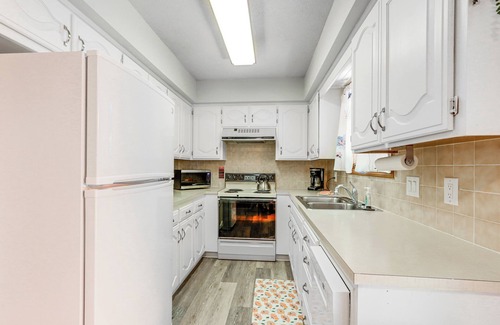 Eureka Springs House | Hot Tub & Fire Pit: Holiday Island Getaway!