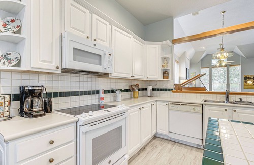 Indian Springs House | Hot Tub, Fire Pit: Retreat in The Woodlands!