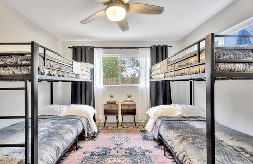 Gardena House | Hot tub/Firepit/Arcades/Centrally located in LA