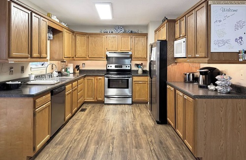 Vass House | Hot tub, Firepit, BBQ,Pinehurst, SmartTV, King,Pet