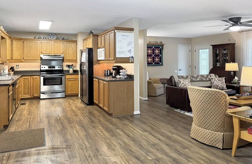 Vass House | Hot tub, Firepit, BBQ,Pinehurst, SmartTV, King,Pet