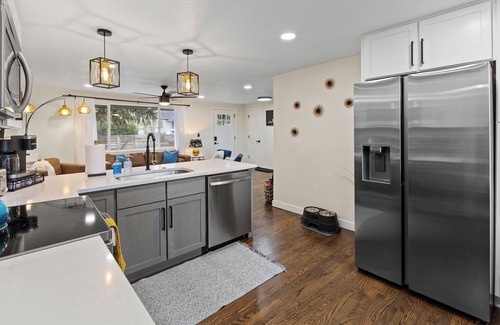 Lakewood House | Hot Tub, Firepit, Putt Putt, Family Friendly!