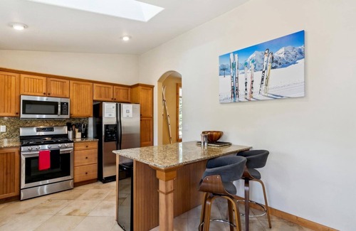 Mountain View Estates Cabin | Hot Tub, FREE EV Charger, Trails, Bunk Beds, Games, Foosball