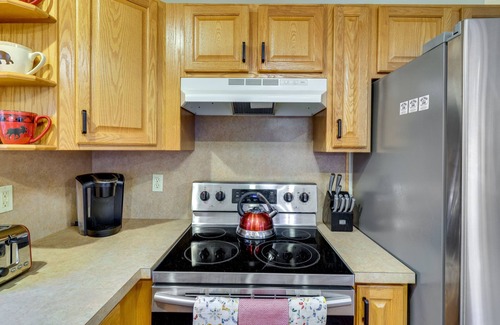 Gouldsboro House | Hot Tub & Game Room: Cozy Big Bass Lake Home!