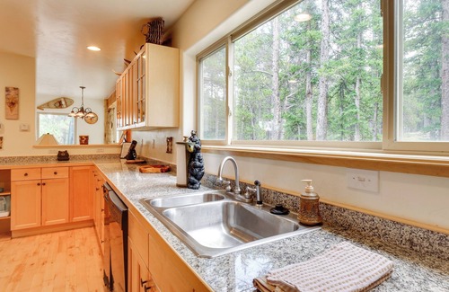 Valley of the Sun Cabin | Hot Tub + Game Room: Fairplay Cabin Near Hiking