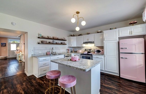 Annville House | Hot Tub, Game Room, Near Hershey, Candy Theme, Unique
