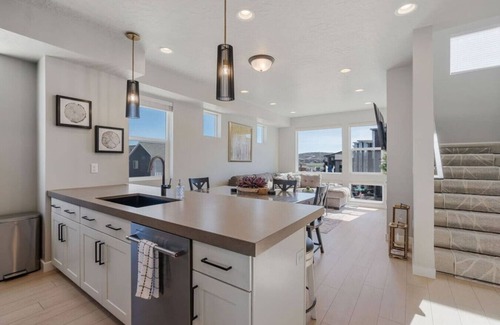 Park City House | Hot Tub · Game Room · Poppy
