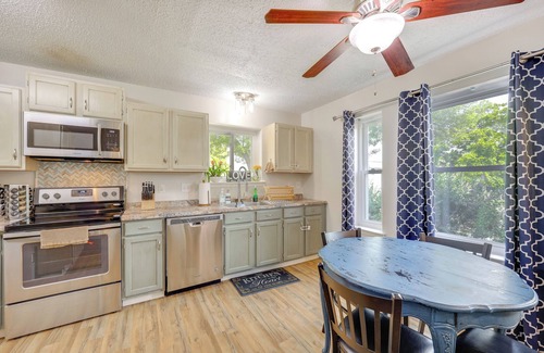 Live Oak House | Hot Tub & Game Room: Spacious Live Oak Home!