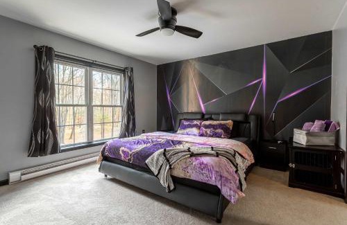 Mount Pocahontas House | Hot Tub Game Room Fenced Yard Dog Friendly