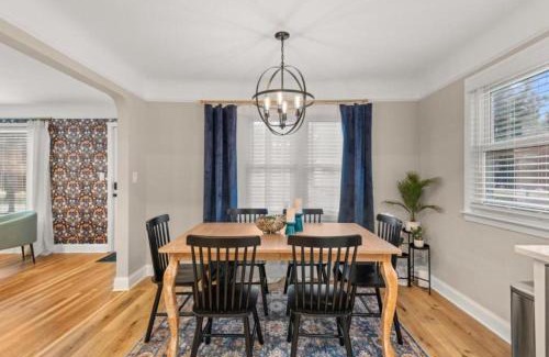 Parma Heights House | Hot Tub Game Room with Shuffleboard N64 Sleeps 8