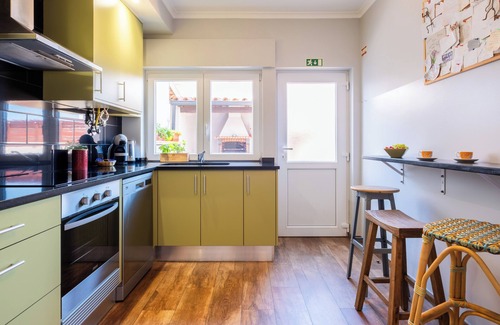 Ferrel House | Hot Tub & Garden & Privacy & Fast wifi & Surf rental- Surf Atlantic - Baleal