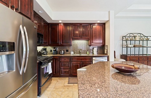 Broken Top House | Hot Tub, Golf Course Views, Large Deck, Quiet and Peaceful in Broken Top
