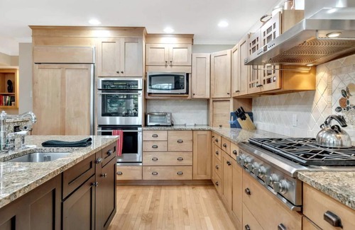 Quechee House | Hot Tub, Great Living Space | Fairbanks Haven