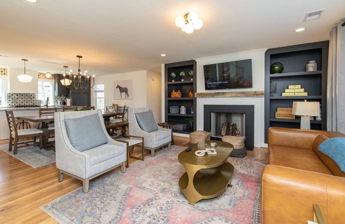 Lexington House | Hot Tub | Great Location | Patio | Grill | Ping Pong