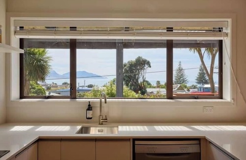Kaikoura House | Hot Tub | Great Views | Close to Beach - KK68164, Hot Tub | Great Views | Close to Beach