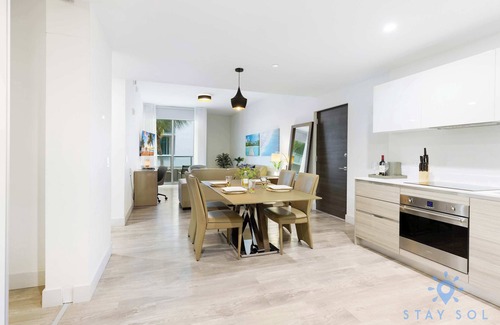 Hollywood Apartment | Hot Tub+ Gym +Rooftop Pool |Hollywood Beach