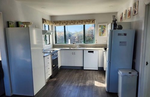 Kaikoura House | Hot Tub | Handy Location | Mountain Views - KK495