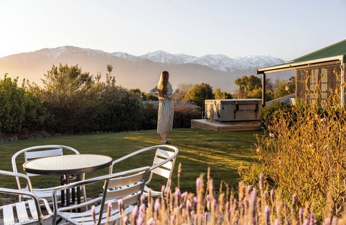 Kaikoura House | Hot Tub | Handy Location | Mountain Views - KK495