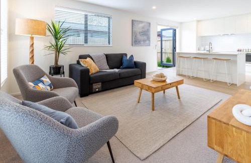 Spreydon House | Hot Tub Haven! Games Room, Garden & E-Bikes