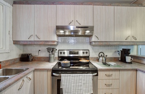 Sudbury House | Hot Tub Haven w/King Bed + More