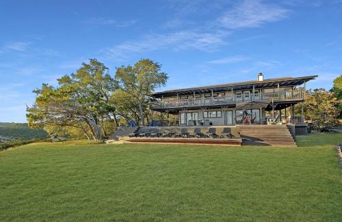 Leander House | Hot Tub, Heated Infinity Pool, Perfect Hill Country Estate on 10 Acres