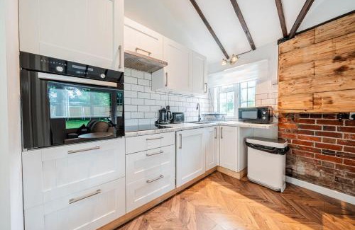 New Forest District House | Hot Tub hideaway! New Forest