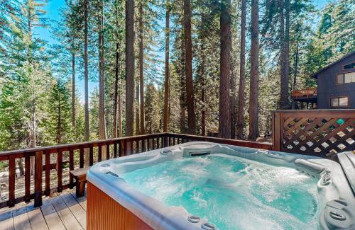 Arnold House | Hot Tub Hideaway