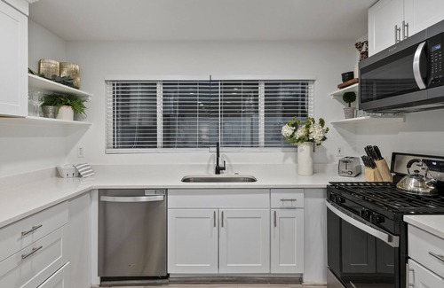 South Jordan House | Hot Tub Hideaway