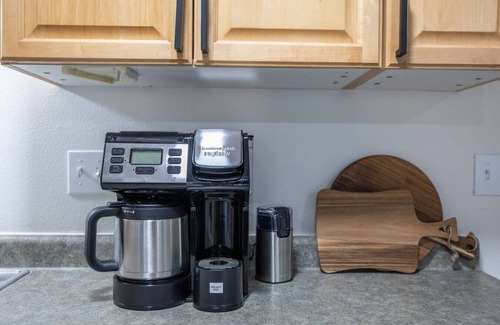 Custer House | Hot Tub Hideout | Private + Downtown Access