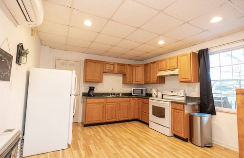 Waynesville House | Hot Tub | Home Gym | 30 min to Ski Slopes