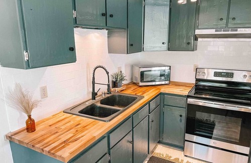 Ruidoso Cabin | Hot Tub I Near Shops | Spacious Deck