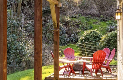 Clinton Apartment | Hot Tub I Peleton I King Bed I Whidbey Island