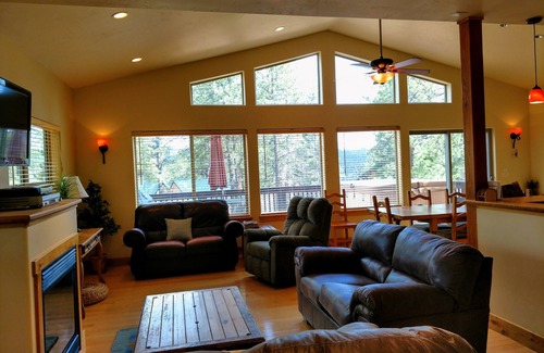 San Juan River Village House | Hot tub! Ideal location! Close to Wolf Creek & Pagosa! 2 car garage, Ping Pong!