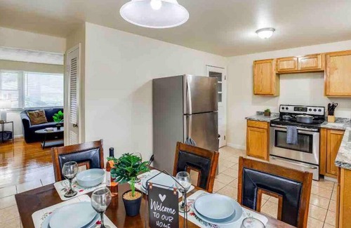 Rochester House | {Hot Tub in Ranch} Mins to Airport/UofR/Strng/Dwtn