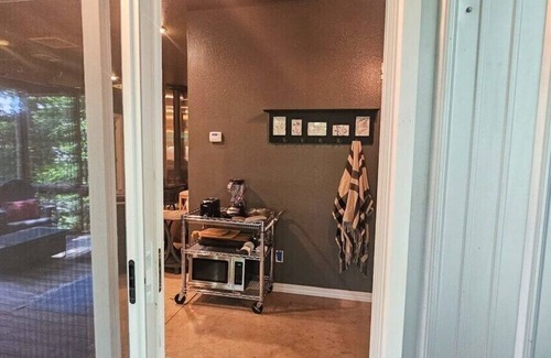 Eureka Springs Apartment | Hot Tub in the Woods, Fire Pit, Screened in Porch