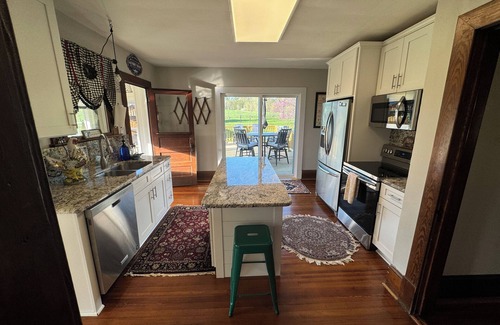 Montvale Other | HOT TUB-King Beds-Farm Stay fire-pit-Mountain views under Blue Ridge Parkway