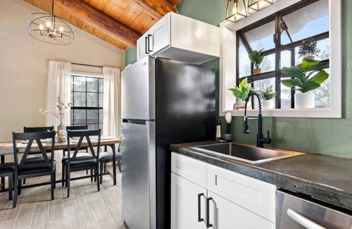 Kachina Village Cabin | Hot Tub | King | Heated Bathroom Floor