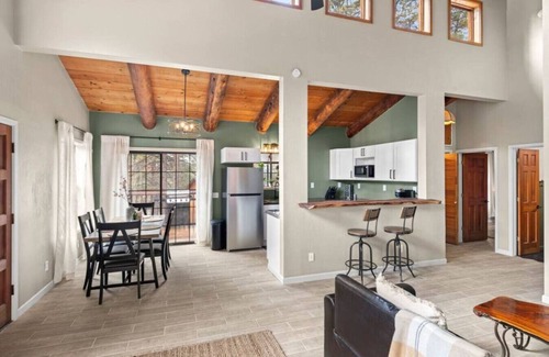 Kachina Village Cabin | Hot Tub | King | Heated Bathroom Floor