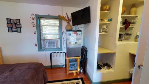 Blanding House | Hot Tub, Kokopelli Kabyn, Cute and Cozy!