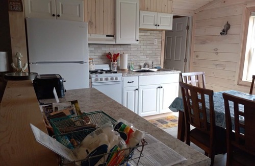 Dundee Cottage | Hot Tub, Lake View Cottage, Dog Friendly, Lake Access