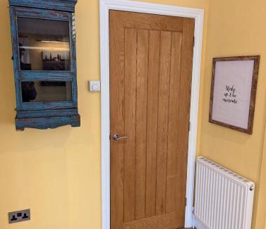 Congleton Apartment | Hot Tub, Lake View, Peaceful Woodland Retreat