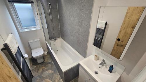 Grampound House | Hot Tub Lodge Cornwall