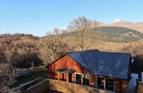 Taynuilt House | Hot tub lodge with stunning view