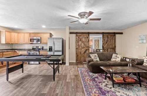Lansing Apartment | Hot Tub! LRG Home! Sleeps 24!Near Ithaca! Dogs OK