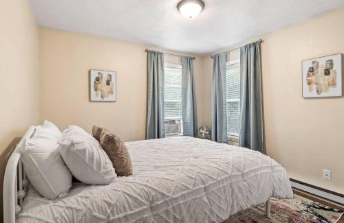 Lansing Apartment | Hot Tub! LRG Home! Sleeps 24!Near Ithaca! Dogs OK