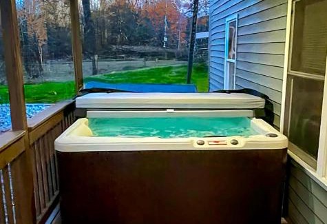 Lansing Apartment | Hot Tub! LRG Home! Sleeps 22!Near Ithaca! Dogs OK