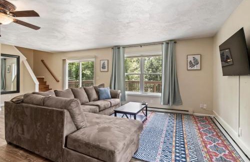 Lansing Apartment | Hot Tub! LRG Home! Sleeps 20!Near Ithaca! Dogs OK