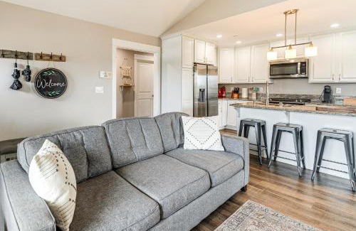 Ocean Shores House | Hot Tub Modern Ocean Shores Home, 2 Mi to Beach!