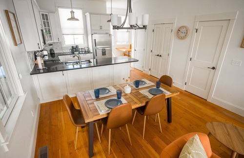 Buena Vista House | Hot Tub;Mountain Views;steps from Arkansas River South Main