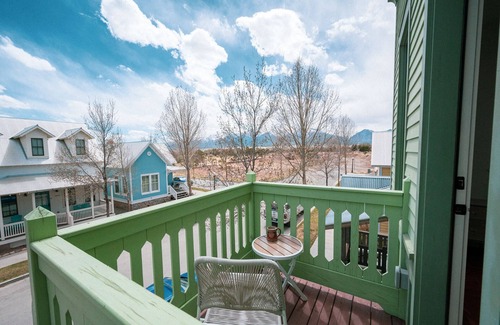 Buena Vista House | Hot Tub;Mountain Views;steps from Arkansas River South Main